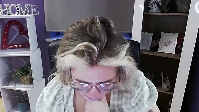 Zoey Erotic online show from 03-11-26, 05:34