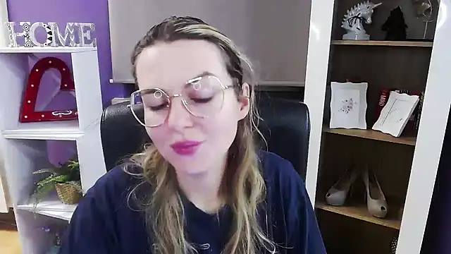 Zoey Erotic online show from 12-17-25, 06:18