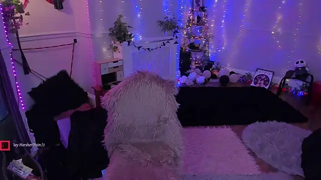 Snapshot of AliceW0lf chatting on 09-20-25, 06:57 AliceW0lf online show from 09-20-25, 06:57