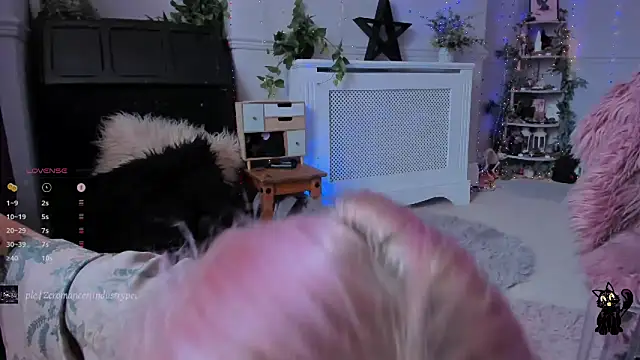 Snapshot of AliceW0lf chatting on 03-21-25, 11:44 AliceW0lf online show from 03-21-25, 11:44