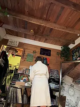 Snapshot of courtneyoccult chatting on 12-07-24, 10:34 courtneyoccult online show from 12-07-24, 10:34