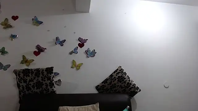 linapalacios online show from 11-15-25, 02:26