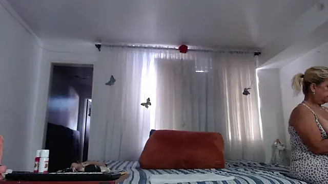 linapalacios online show from 01-17-26, 05:38