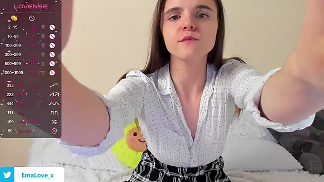 Snapshot of Ema_X_Love chatting on 02-03-25, 07:52 Ema X Love online show from 02-03-25, 07:52