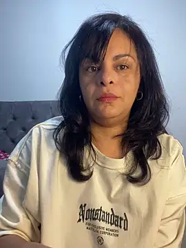 Snapshot of Kataliina chatting on 05-19-26, 04:19 Kataliina online show from 05-19-26, 04:19