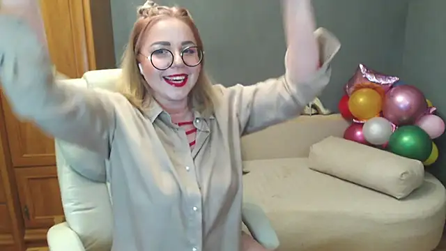 Cute sun online show from 02-28-25, 08:18