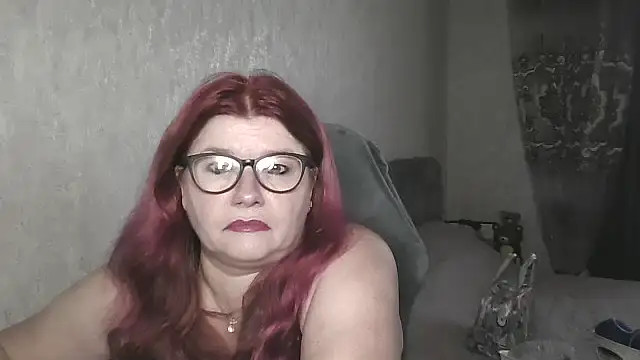Snapshot of Diana_49 chatting on 06-09-26, 08:15 Diana 49 online show from 06-09-26, 08:15