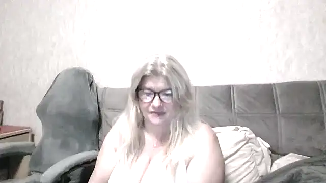 Snapshot of Diana_49 chatting on 05-07-26, 07:06 Diana 49 online show from 05-07-26, 07:06