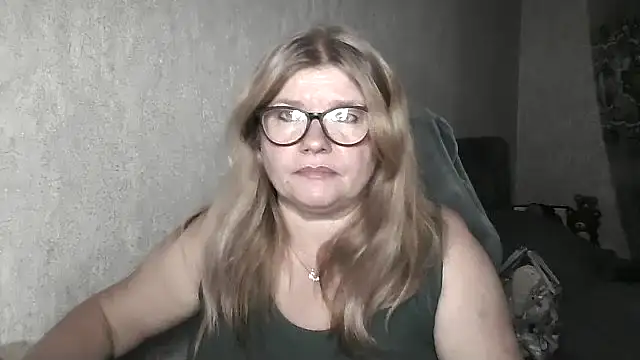 Snapshot of Diana_49 chatting on 06-02-26, 05:40 Diana 49 online show from 06-02-26, 05:40