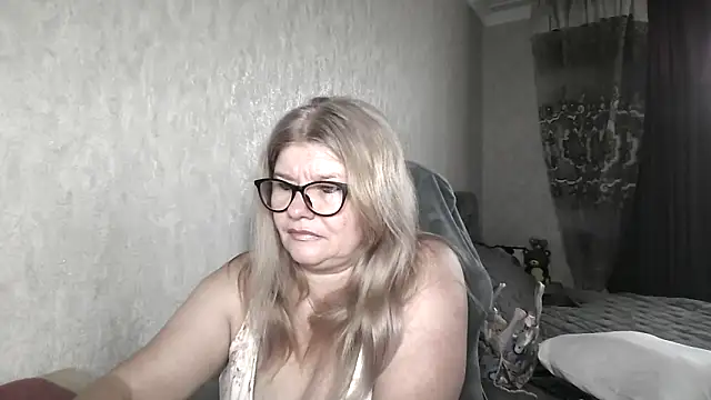 Snapshot of Diana_49 chatting on 06-05-26, 07:36 Diana 49 online show from 06-05-26, 07:36