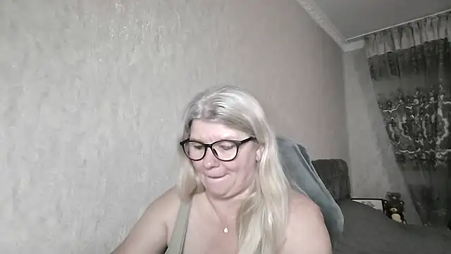 Snapshot of Diana_49 chatting on 05-06-26, 09:02 Diana 49 online show from 05-06-26, 09:02