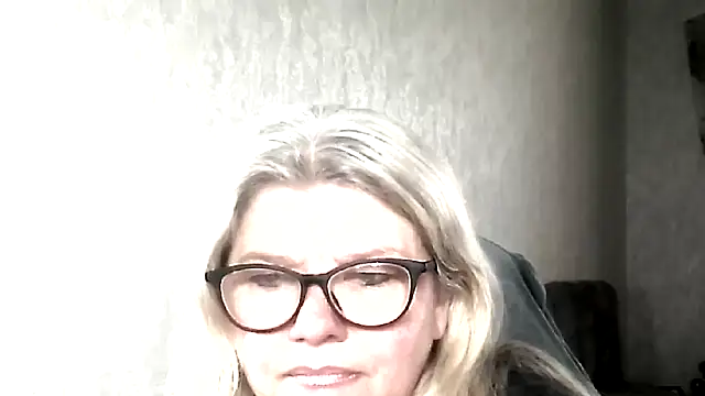 Snapshot of Diana_49 chatting on 04-22-26, 07:37 Diana 49 online show from 04-22-26, 07:37