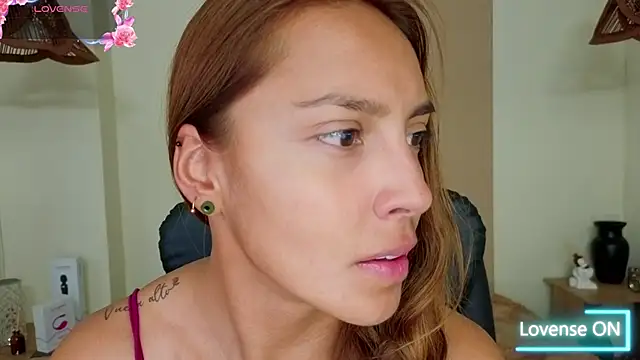 AnisiaFarina online show from 10-21-25, 11:20