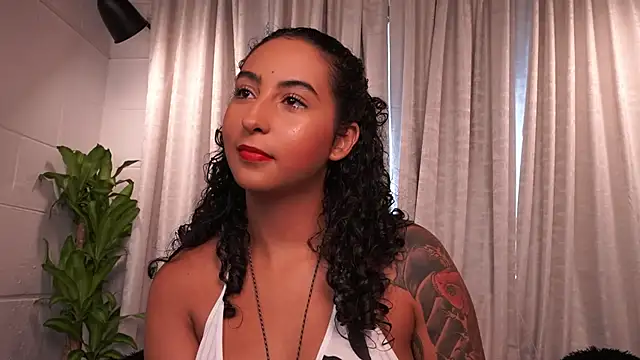 agatha collins  online show from 11-27-25, 07:36