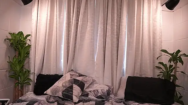 agatha collins  online show from 11-20-25, 07:25