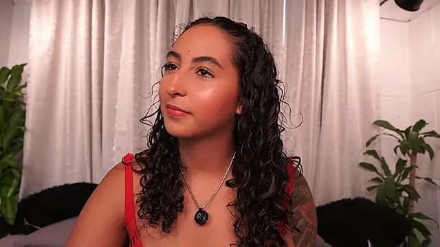 agatha collins  online show from 12-19-25, 07:27