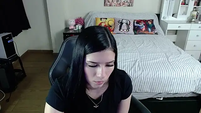 Snapshot of kittykat18x chatting on 06-04-26, 03:44 kittykat18x online show from 06-04-26, 03:44