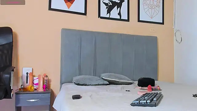 crystall06 online show from 10-20-25, 01:33