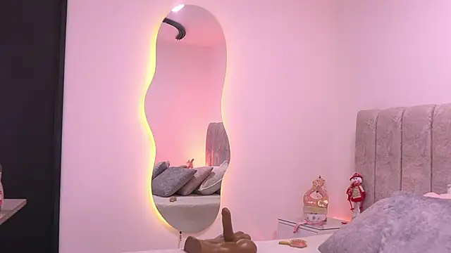 violeta aroca online show from 12-22-25, 03:06