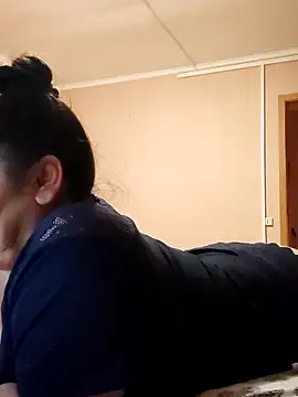 Snapshot of Zulfiya_Bruce chatting on 02-14-26, 08:42 Zulfiya Bruce online show from 02-14-26, 08:42