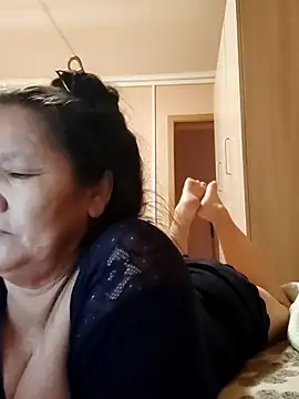 Snapshot of Zulfiya_Bruce chatting on 02-13-26, 03:56 Zulfiya Bruce online show from 02-13-26, 03:56