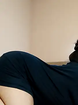 Zulfiya Bruce online show from 12-18-25, 06:56