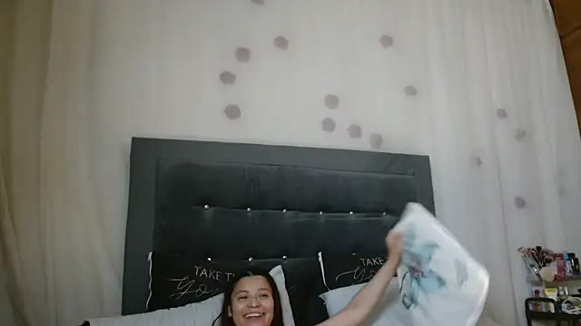 3littleschoolteens online show from 04-11-26, 07:45