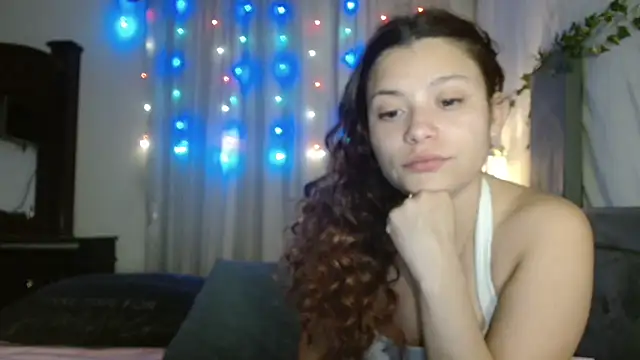 Snapshot of 3littleschoolteens chatting on 03-01-26, 08:03 3littleschoolteens online show from 03-01-26, 08:03