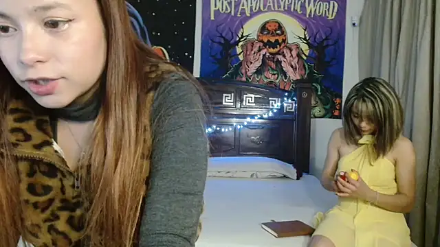 Snapshot of 3littleschoolteens chatting on 03-03-26, 03:57 3littleschoolteens online show from 03-03-26, 03:57