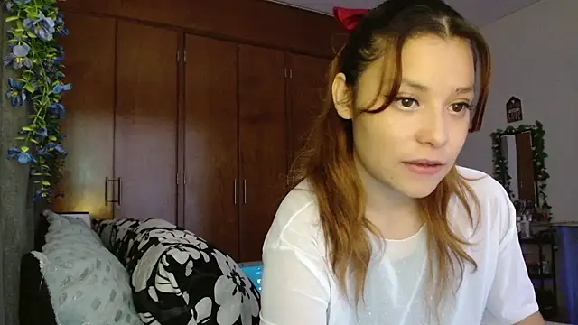 Snapshot of 3littleschoolteens chatting on 10-03-25, 07:59 3littleschoolteens online show from 10-03-25, 07:59