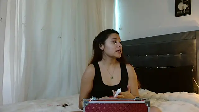 Snapshot of 3littleschoolteens chatting on 01-18-26, 10:13 3littleschoolteens online show from 01-18-26, 10:13