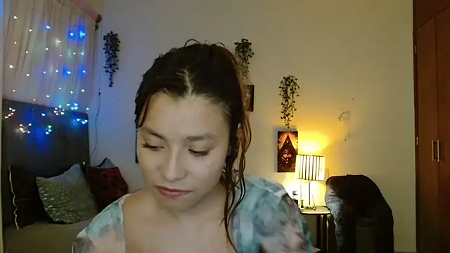 Snapshot of 3littleschoolteens chatting on 09-15-25, 07:20 3littleschoolteens online show from 09-15-25, 07:20