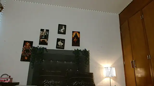 3littleschoolteens online show from 12-18-25, 08:23