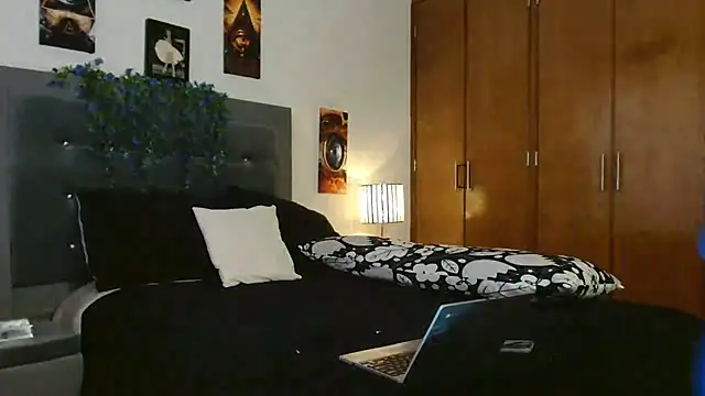 3littleschoolteens online show from 11-21-25, 07:13