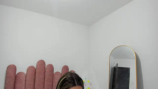 ISABELLASSMITH online show from 01-30-25, 10:41