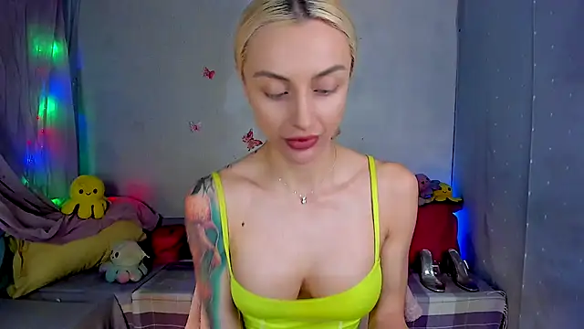 LickLizzy online show from 11-02-25, 04:50