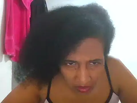 Snapshot of Aishamara chatting on 03-18-25, 12:30 Aishamara online show from 03-18-25, 12:30