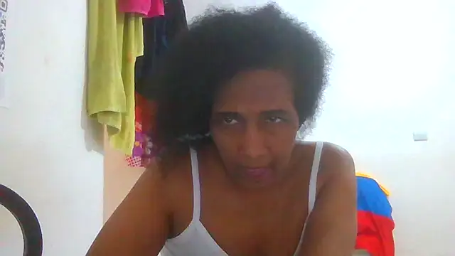 Snapshot of Aishamara chatting on 10-08-25, 07:25 Aishamara online show from 10-08-25, 07:25