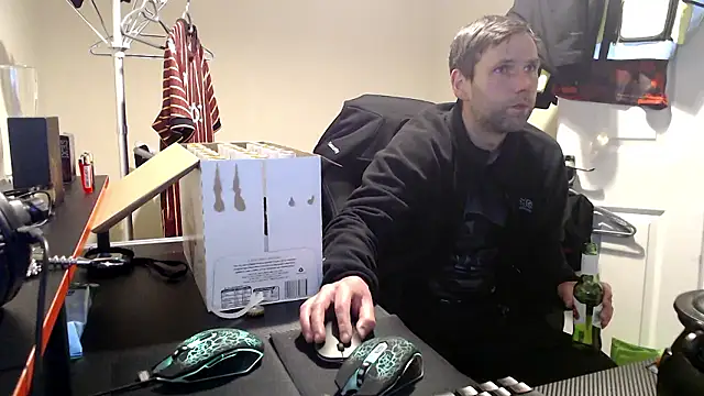 Snapshot of Atheist777 chatting on 01-09-26, 12:28 Atheist777 online show from 01-09-26, 12:28