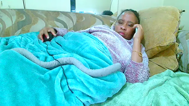 Ebonylovelyx online show from 04-25-26, 04:15