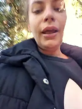 Snapshot of Keli_Jessi chatting on 10-12-25, 01:34 Keli Jessi online show from 10-12-25, 01:34