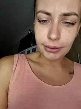 Snapshot of Keli_Jessi chatting on 10-17-25, 06:10 Keli Jessi online show from 10-17-25, 06:10