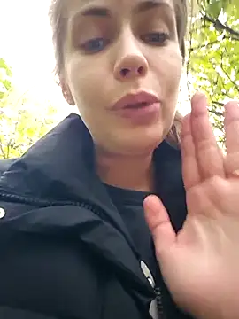 Snapshot of Keli_Jessi chatting on 10-24-25, 01:32 Keli Jessi online show from 10-24-25, 01:32