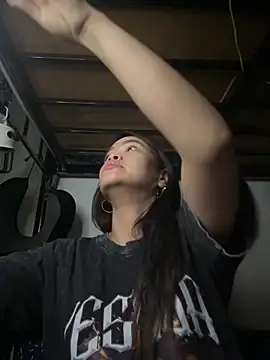 Snapshot of pinay4uwithagoodheart chatting on 05-19-26, 05:53 pinay4uwithagoodheart online show from 05-19-26, 05:53