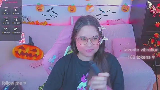 Lolisuccub online show from 10-17-25, 07:37