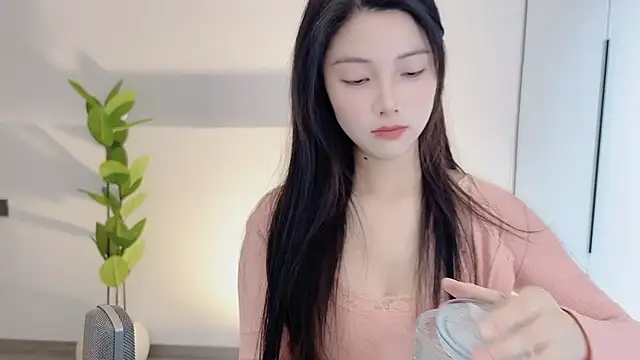 Snapshot of HaagenDazs_ chatting on 02-20-25, 05:33 HaagenDazs  online show from 02-20-25, 05:33