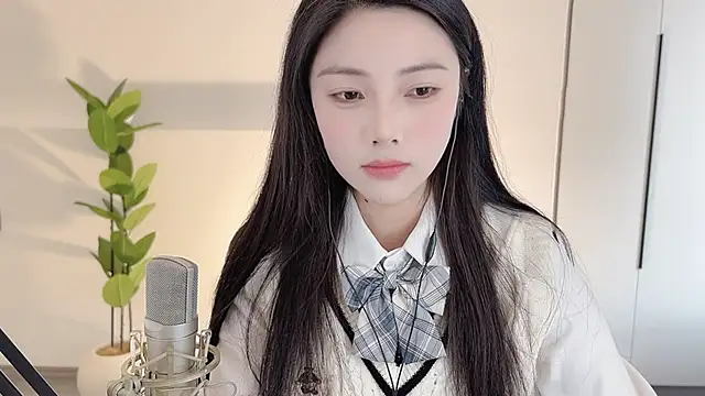 Snapshot of HaagenDazs_ chatting on 02-22-25, 05:44 HaagenDazs  online show from 02-22-25, 05:44