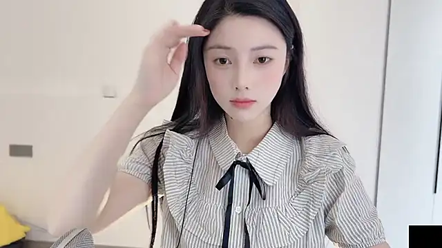 Snapshot of HaagenDazs_ chatting on 02-19-25, 05:49 HaagenDazs  online show from 02-19-25, 05:49