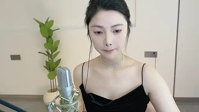 Snapshot of HaagenDazs_ chatting on 02-27-25, 12:14 HaagenDazs  online show from 02-27-25, 12:14