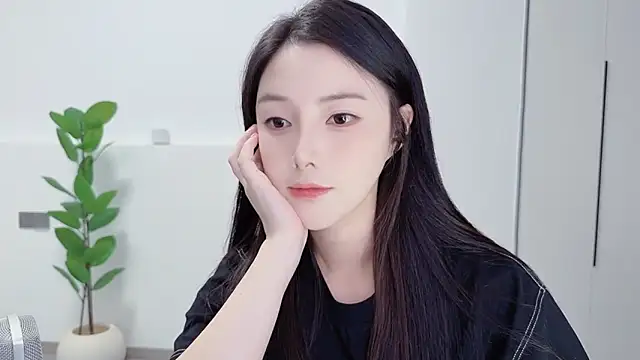 Snapshot of HaagenDazs_ chatting on 10-02-25, 01:03 HaagenDazs  online show from 10-02-25, 01:03